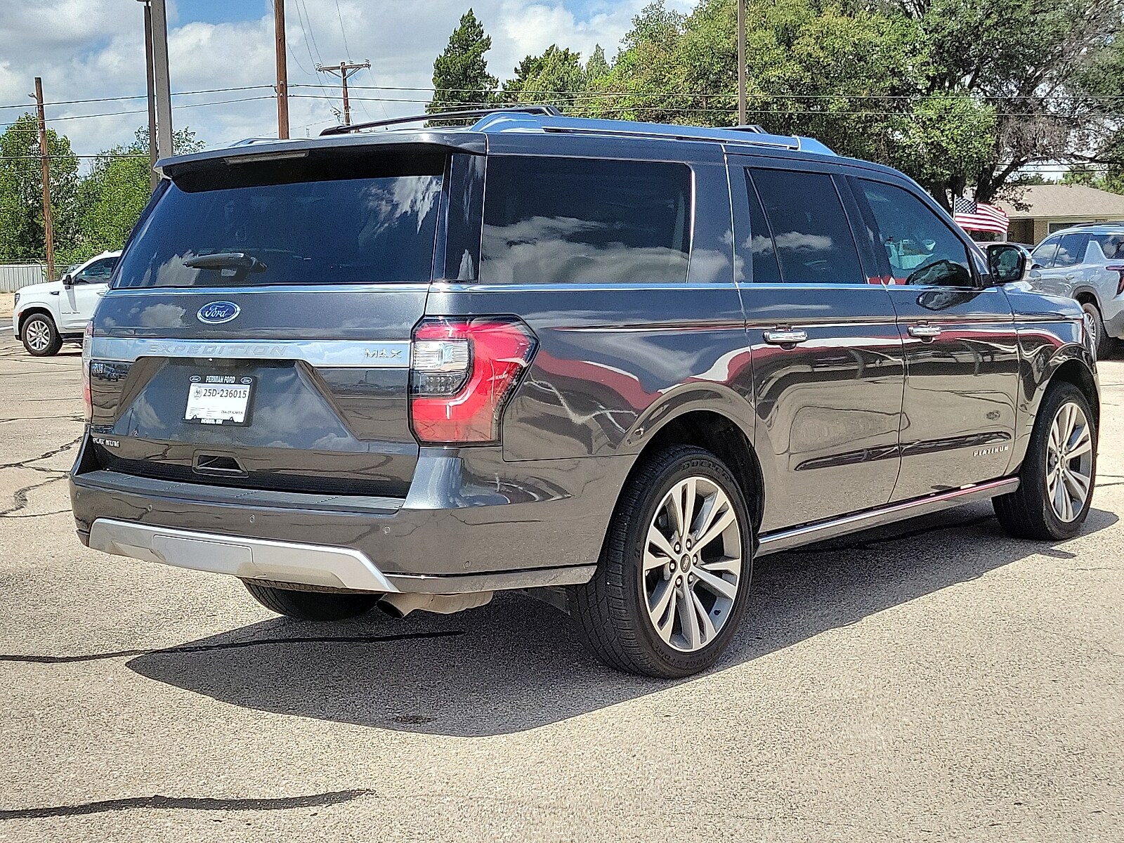 2020 Ford Expedition MAX Platinum photo 3