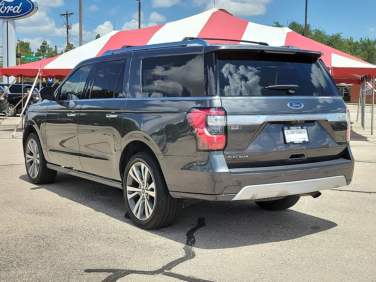 2020 Ford Expedition MAX Platinum photo 2