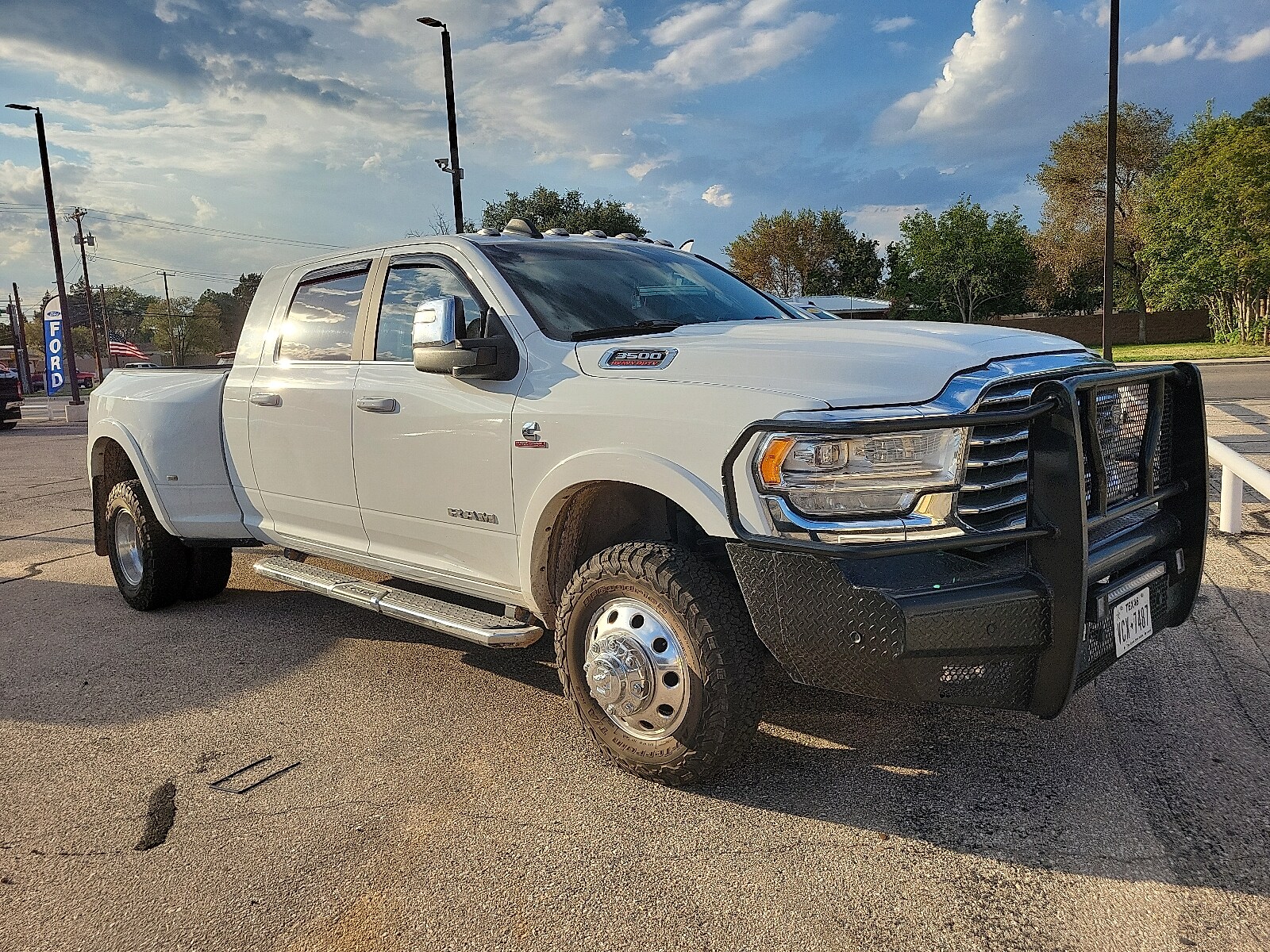 2023 Ram 3500 Laramie Longhorn photo 4