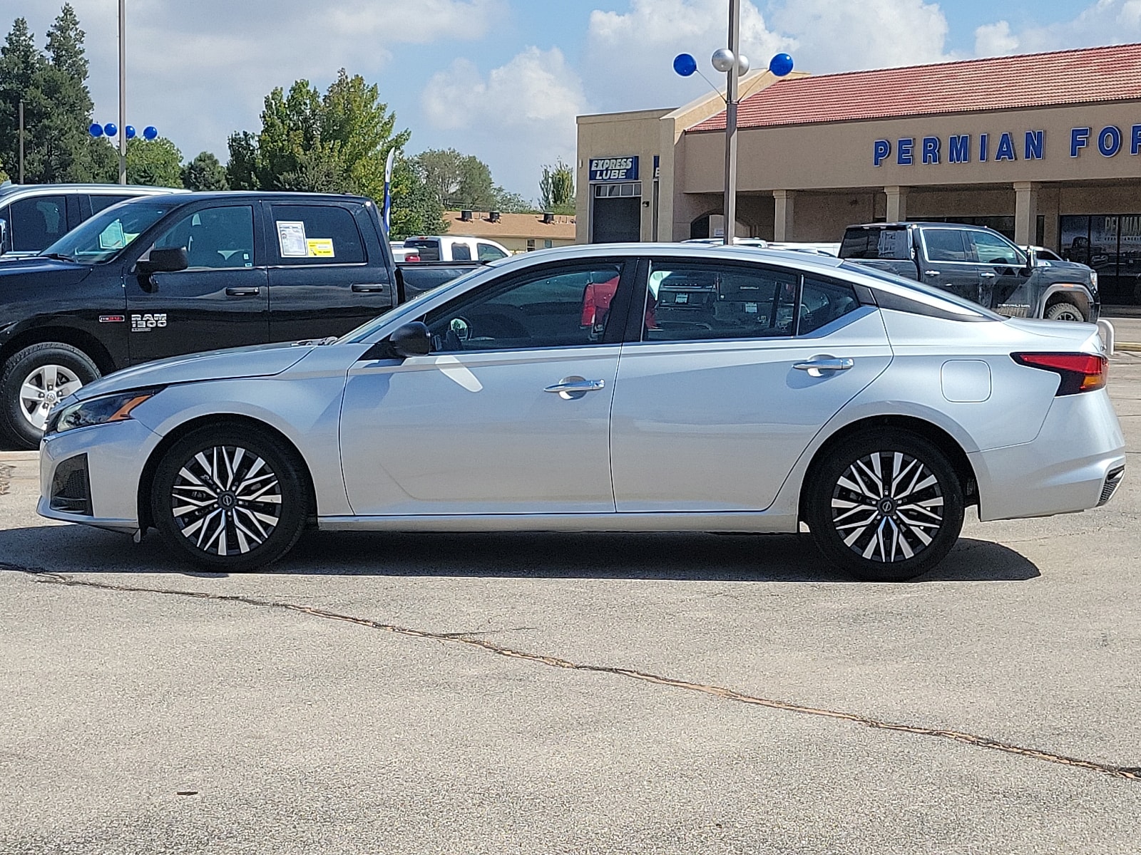 Used 2024 Nissan Altima SV with VIN 1N4BL4DV2RN304773 for sale in Hobbs, NM