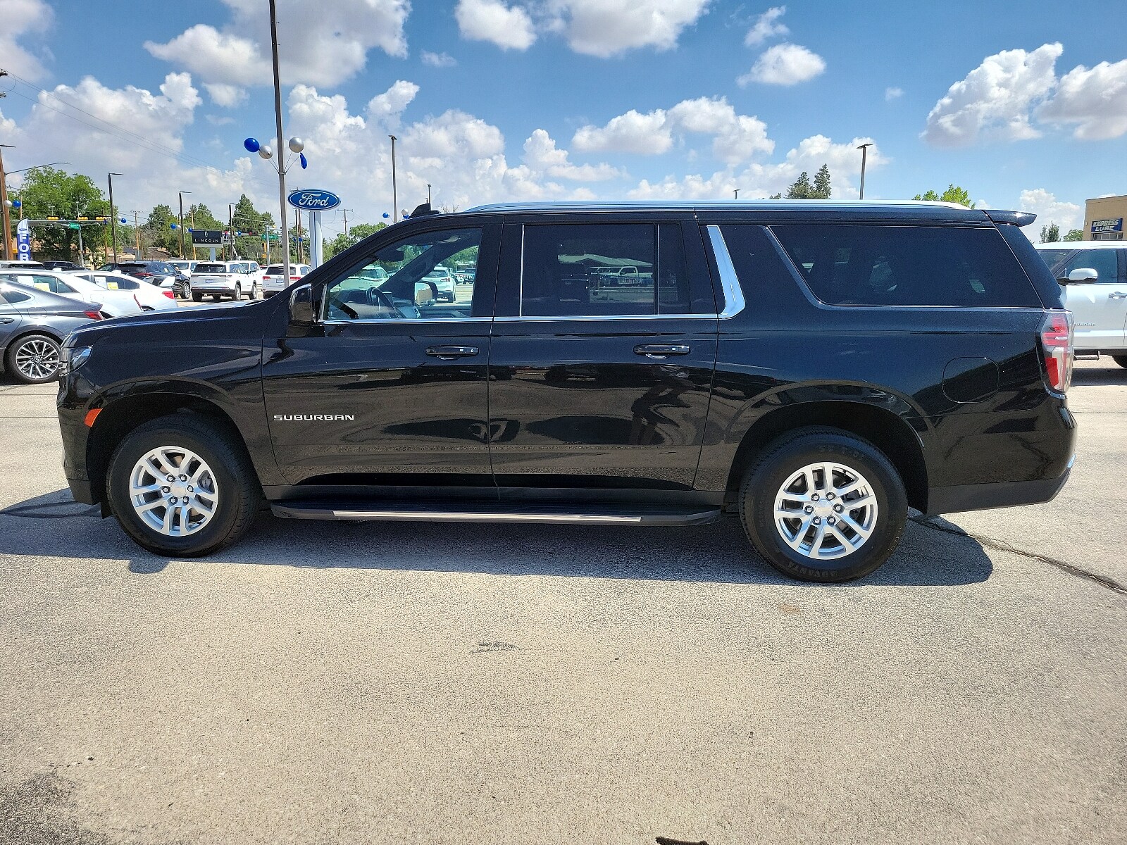 Used 2022 Chevrolet Suburban LT with VIN 1GNSKCKD2NR162436 for sale in Hobbs, NM