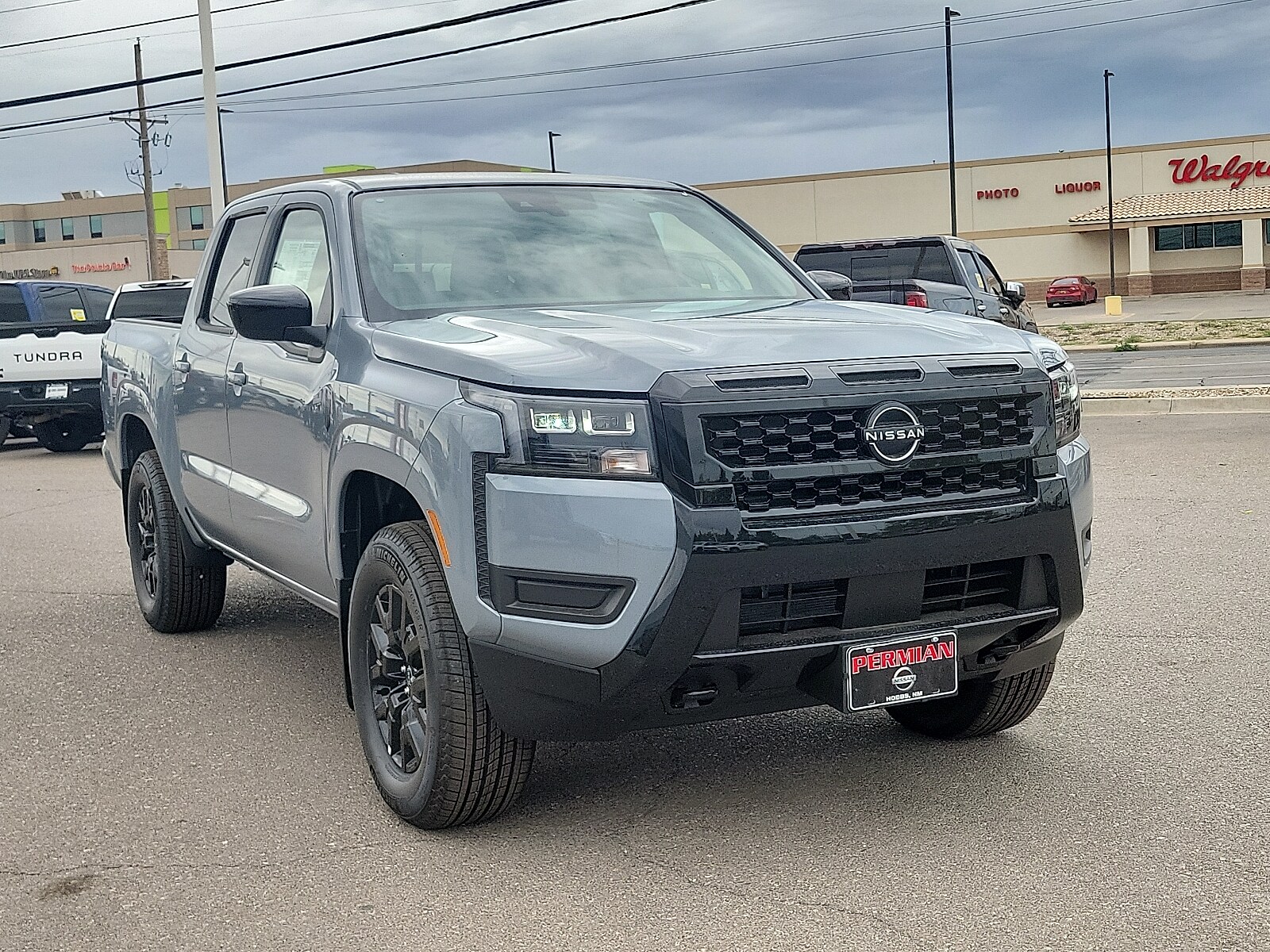 2026 Nissan Frontier SV Crew Cab photo 2
