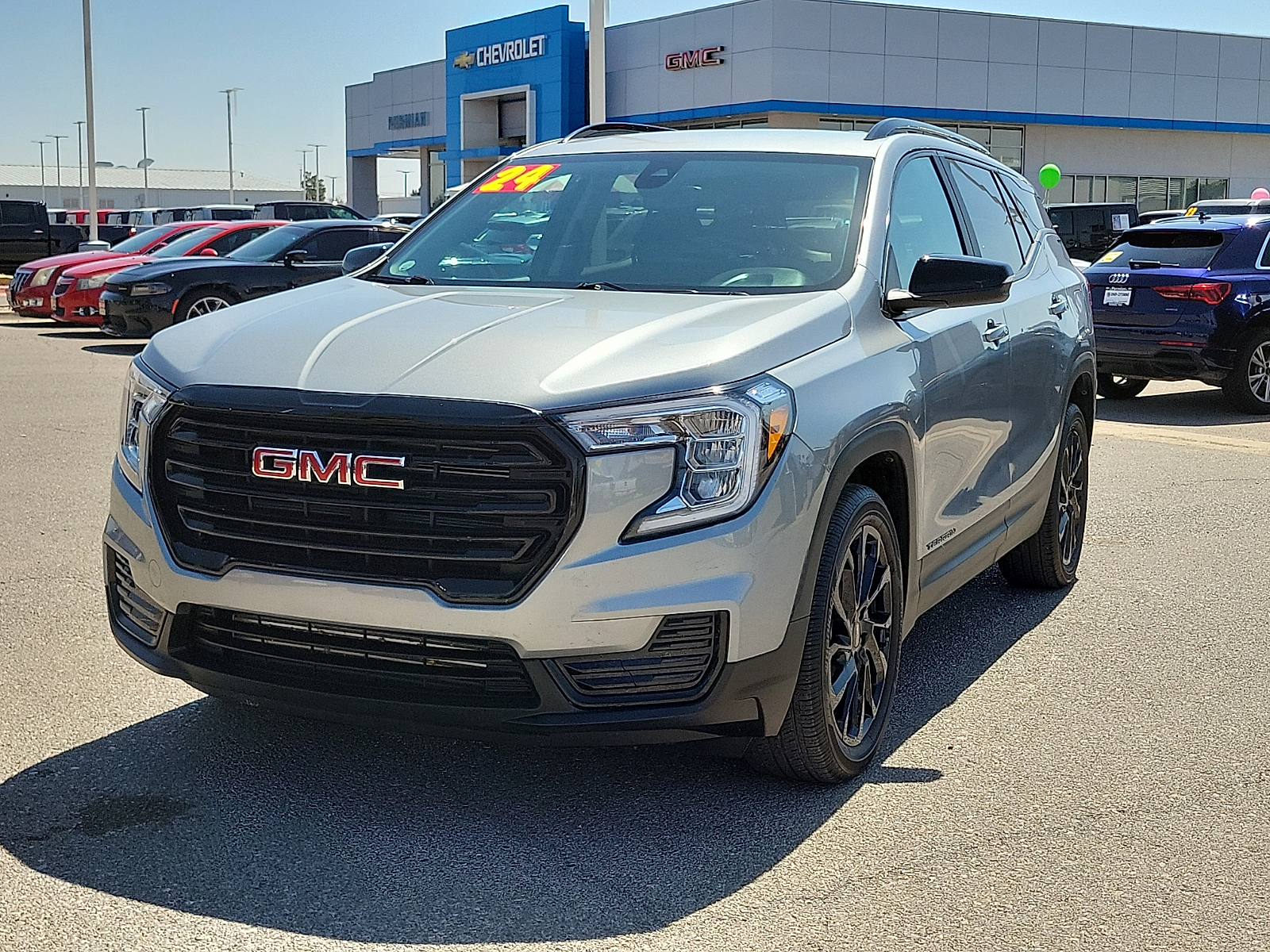 Used 2024 GMC Terrain FWD SLE Sport Utility