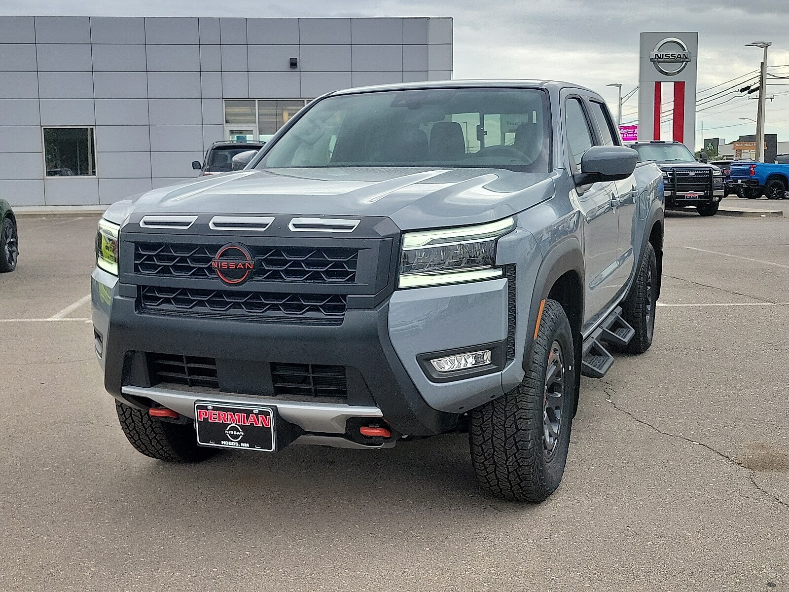 2025 Nissan Frontier PRO-4X Crew Cab photo 4
