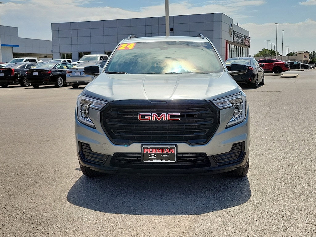 Used 2024 GMC Terrain FWD SLE Sport Utility