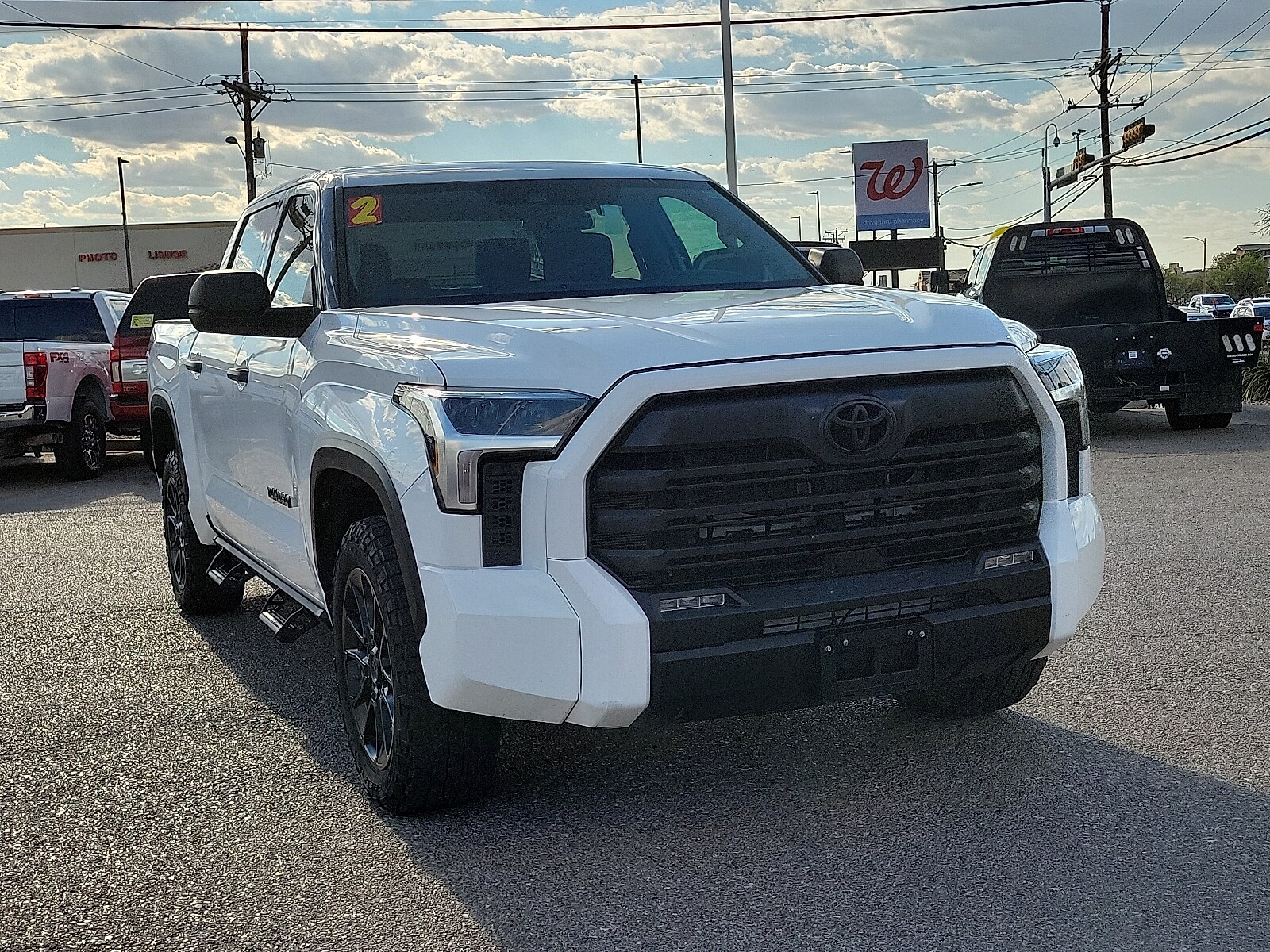 2023 Toyota Tundra SR5 CrewMax photo 2