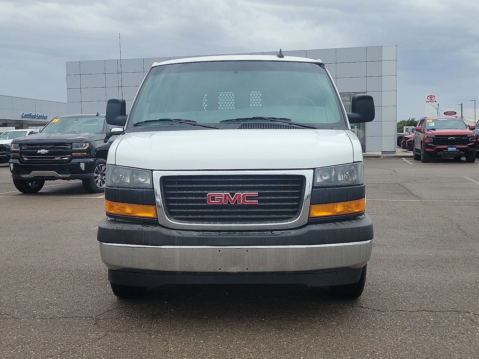2023 Gmc Savana Cargo 2500 photo 2