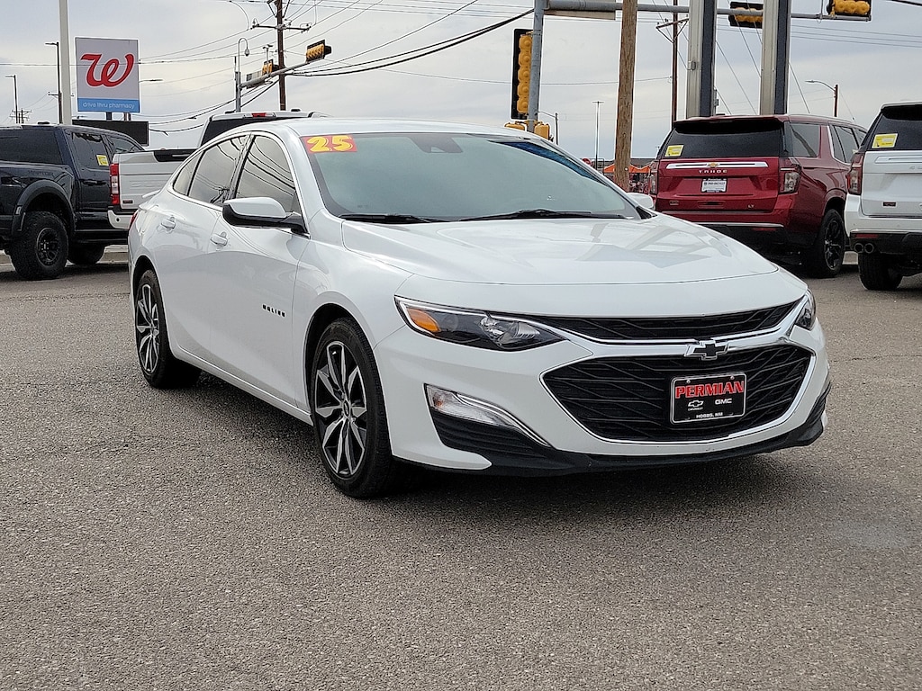 Used 2025 Chevrolet Malibu FWD RS Sedan