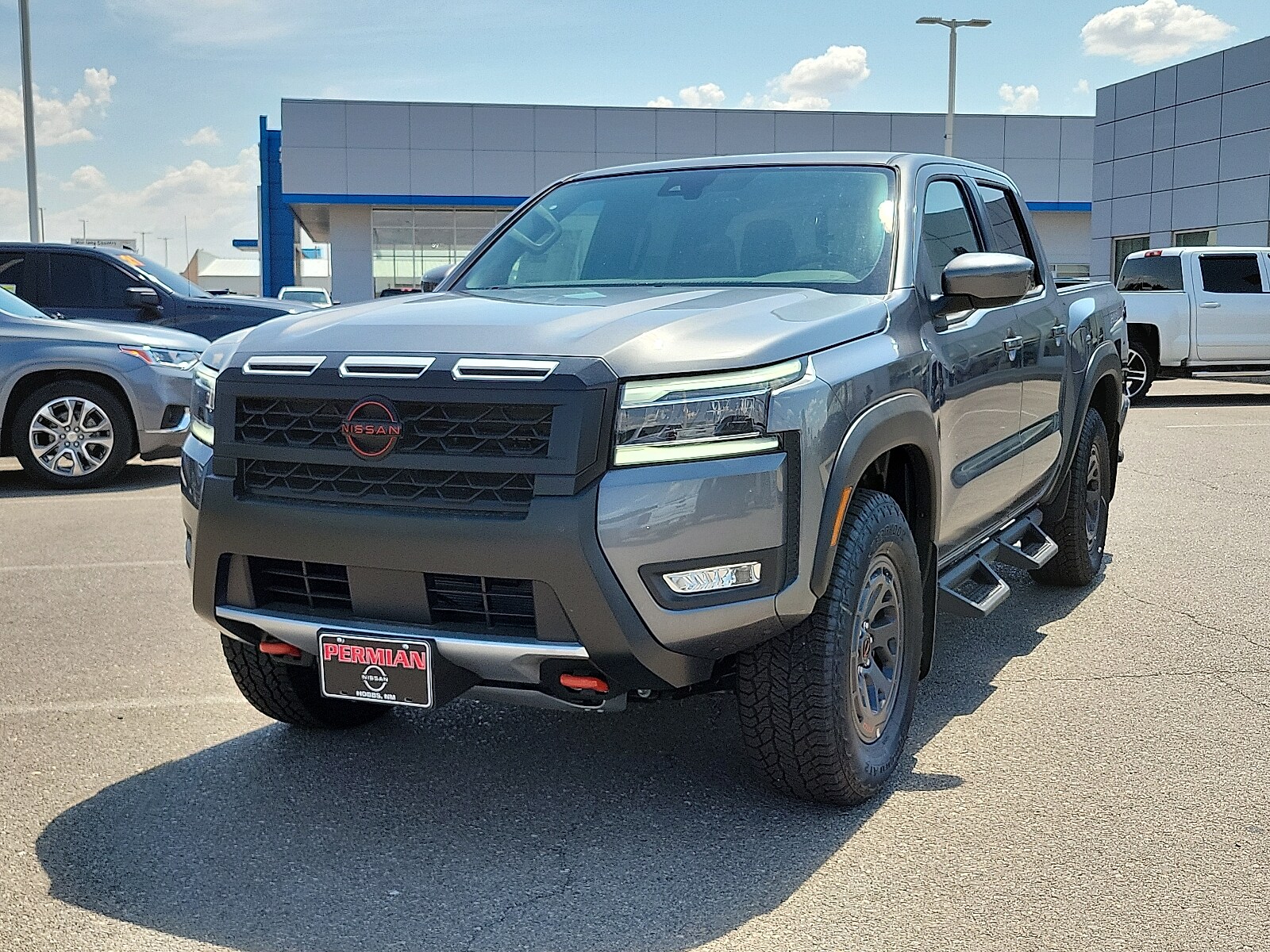 2025 Nissan Frontier PRO-4X Crew Cab photo 2