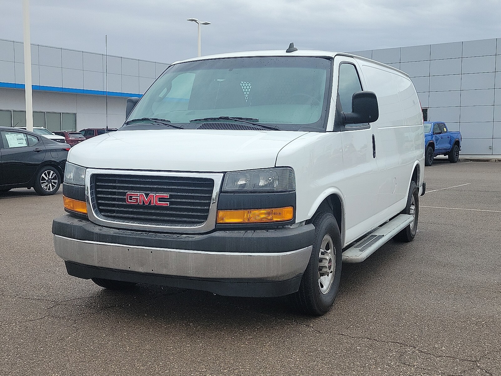 2023 Gmc Savana Cargo 2500 photo 3