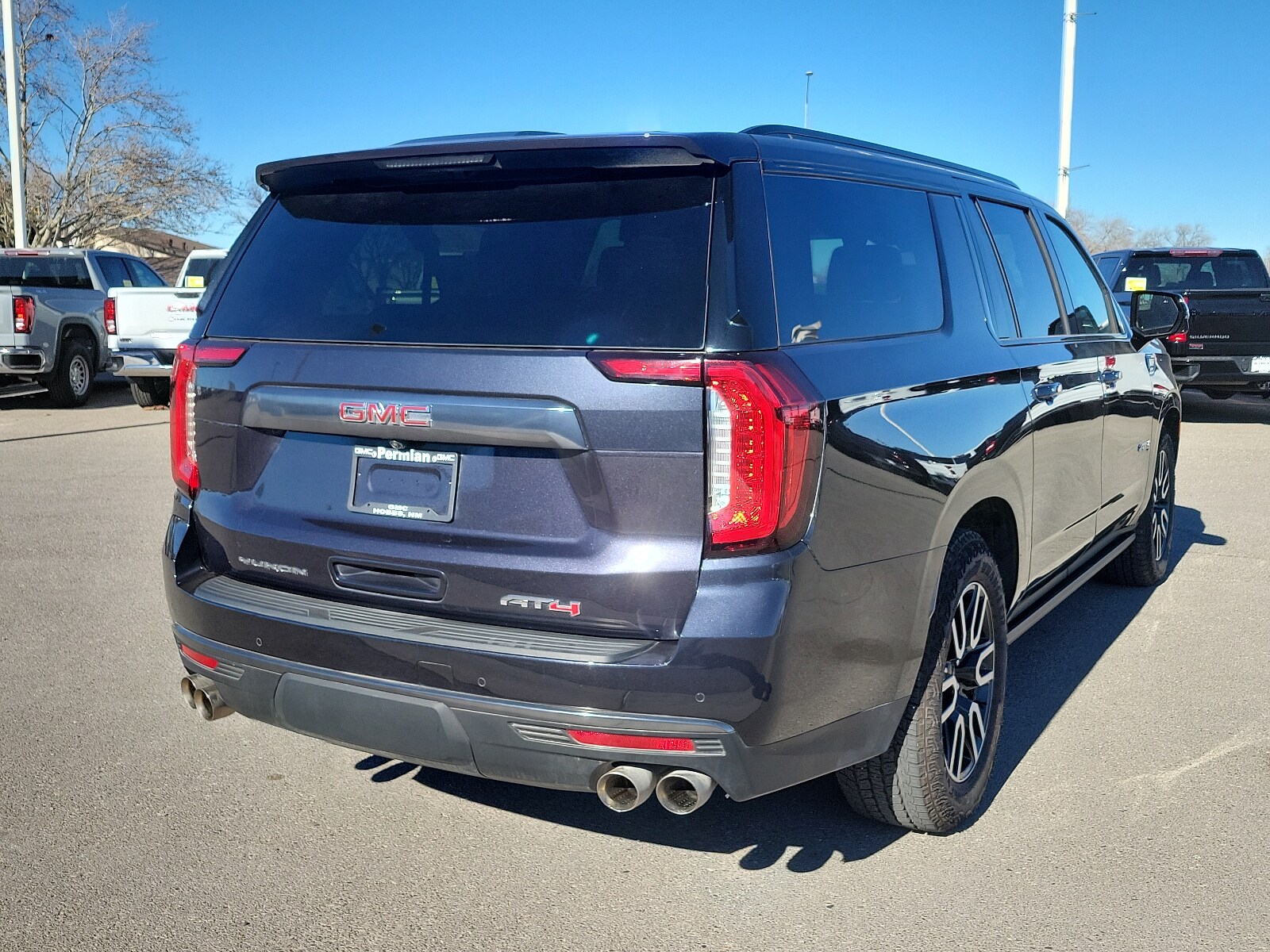 2023 GMC Yukon XL AT4 - Photo 10