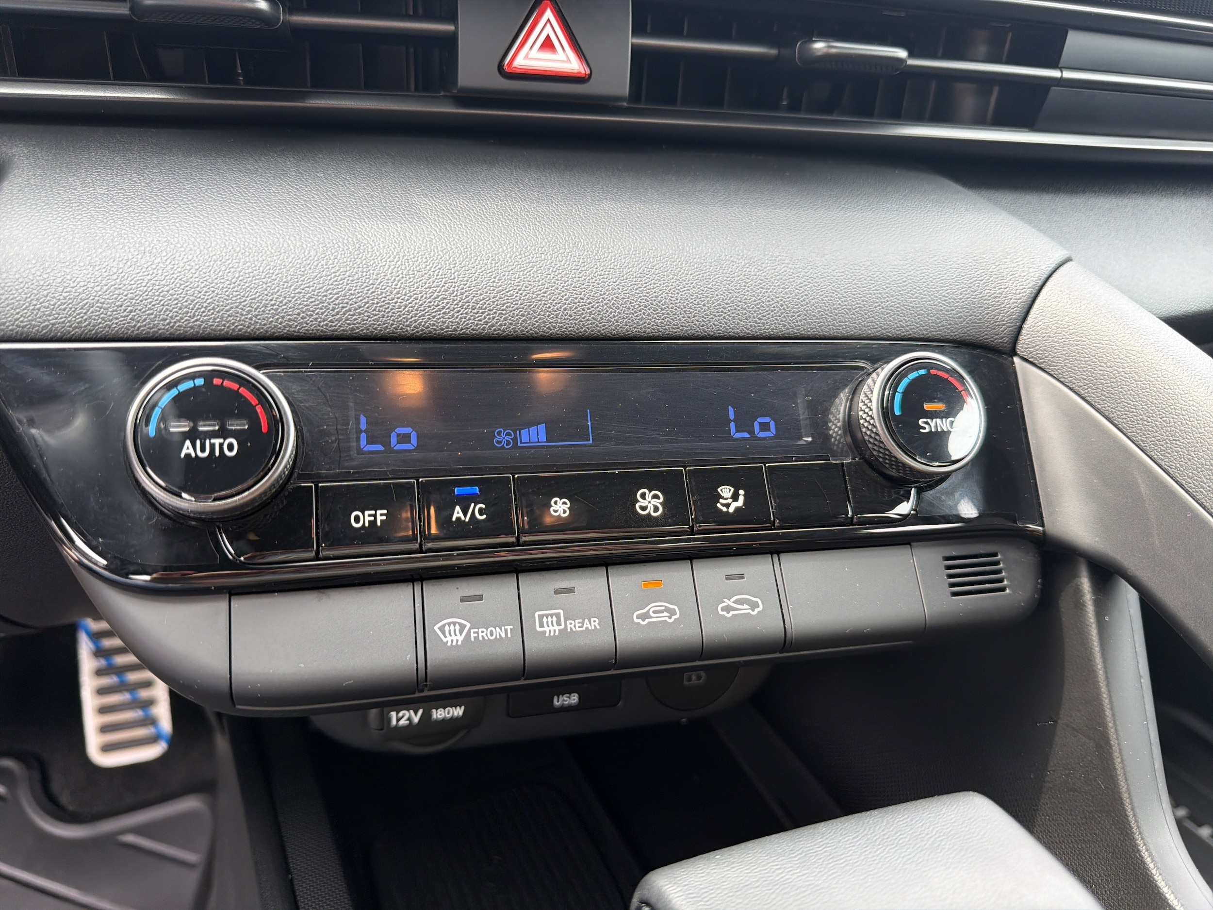 2025 Hyundai Elantra SEL - Photo 18