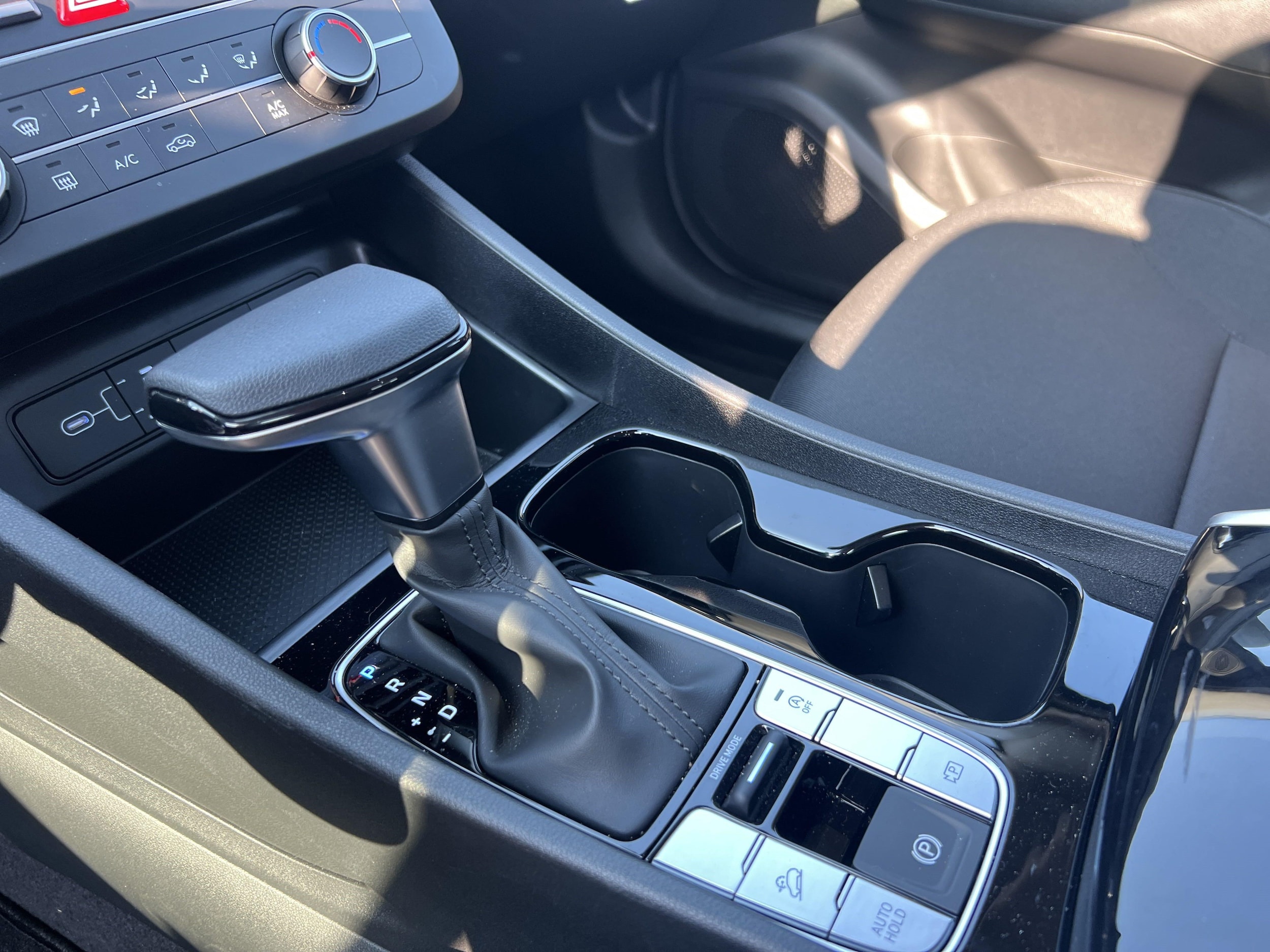2025 Hyundai Tucson SE - Photo 17