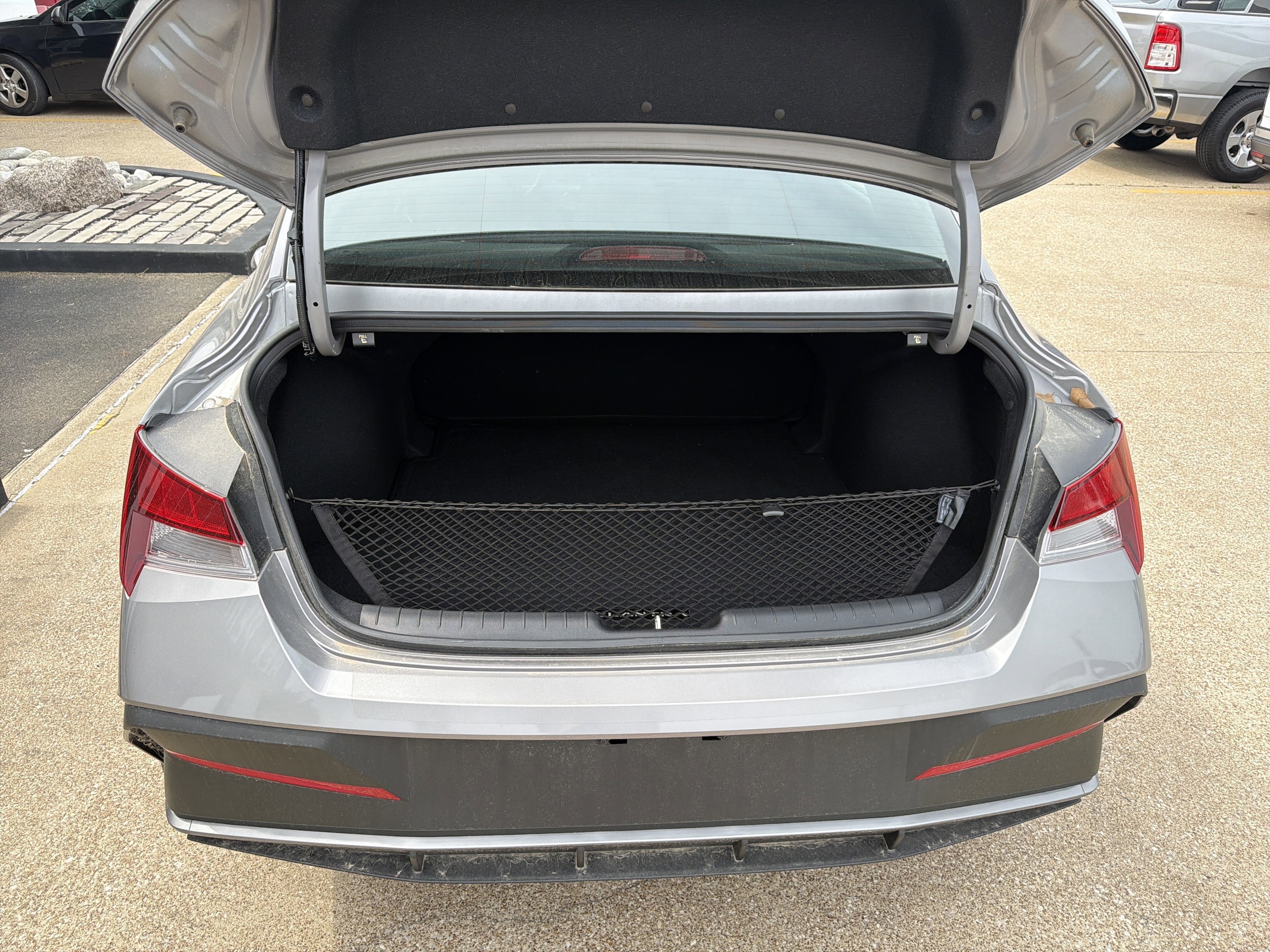 2025 Hyundai Elantra SEL - Photo 23