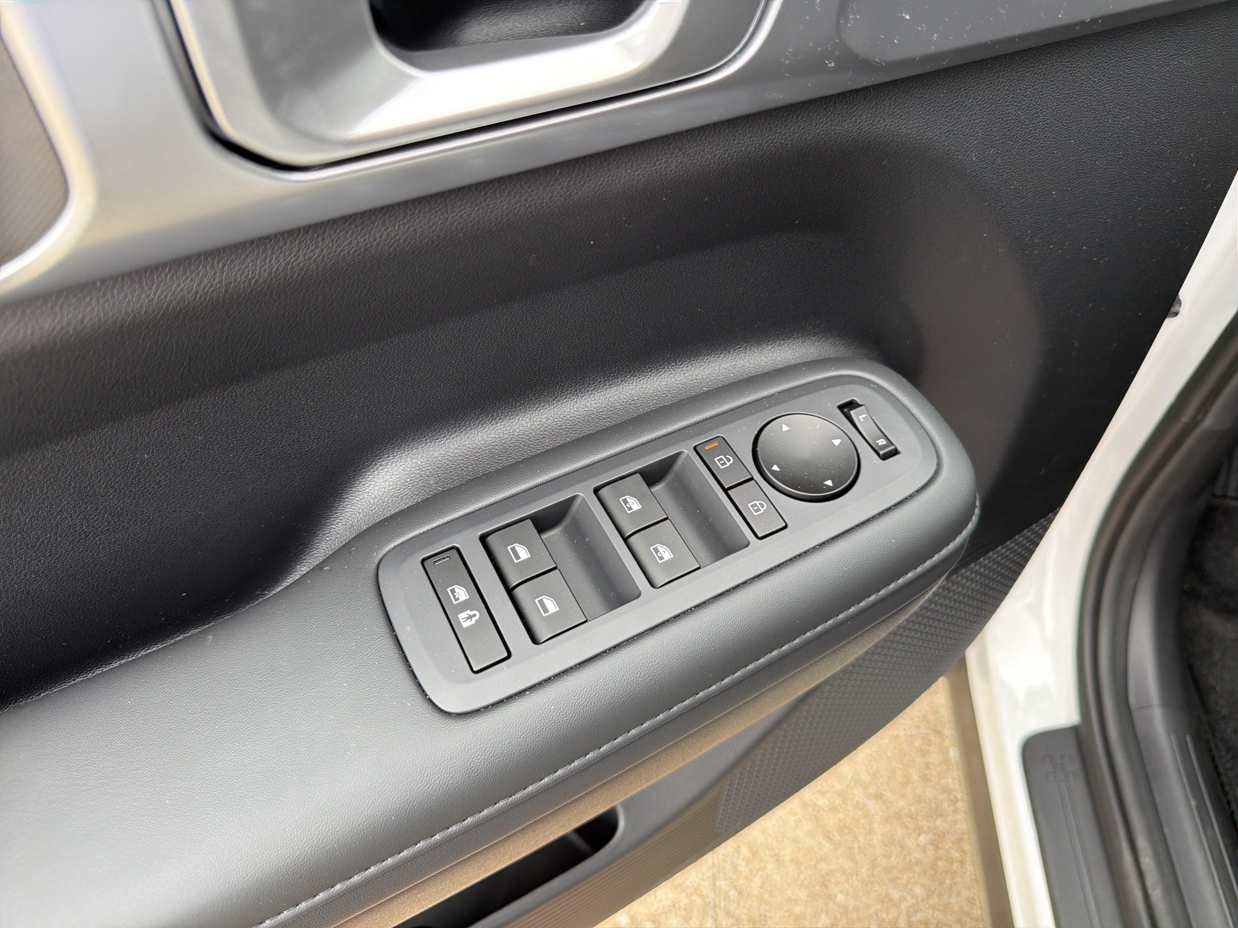 2026 Hyundai Santa Fe SEL - Photo 13