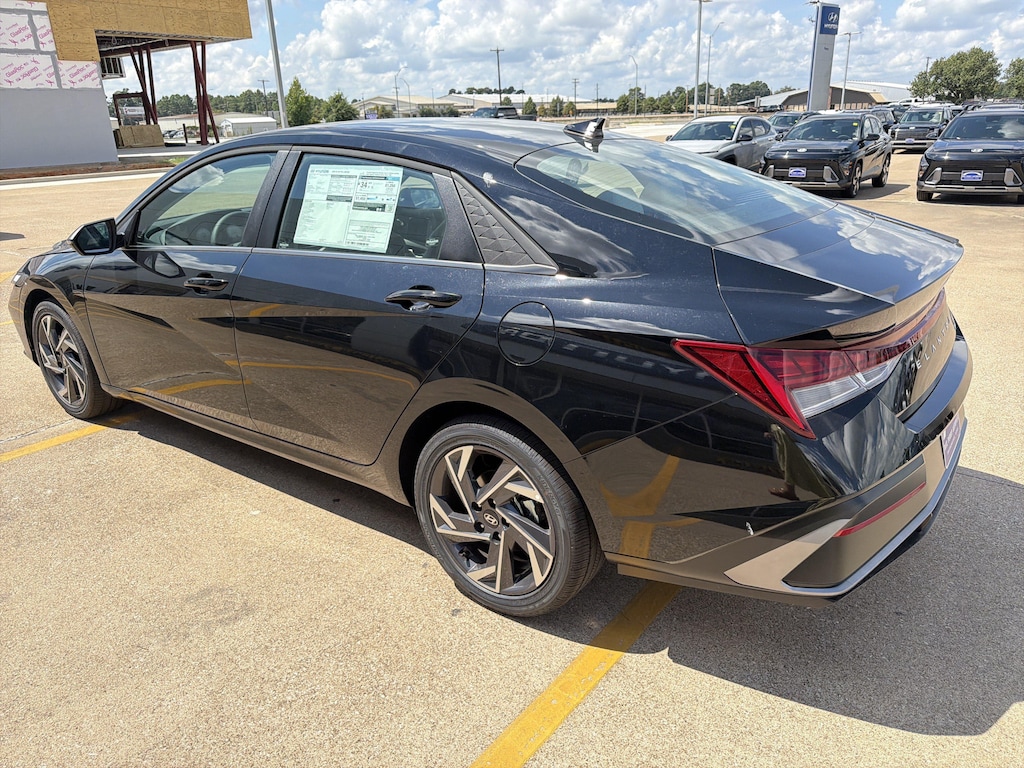New 2026 Hyundai Elantra Limited Sedan