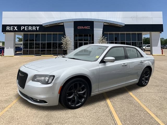 2023 Chrysler 300 S's photo