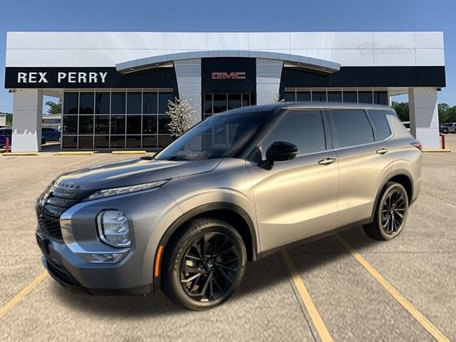 2023 Mitsubishi Outlander SE Black Edition's photo