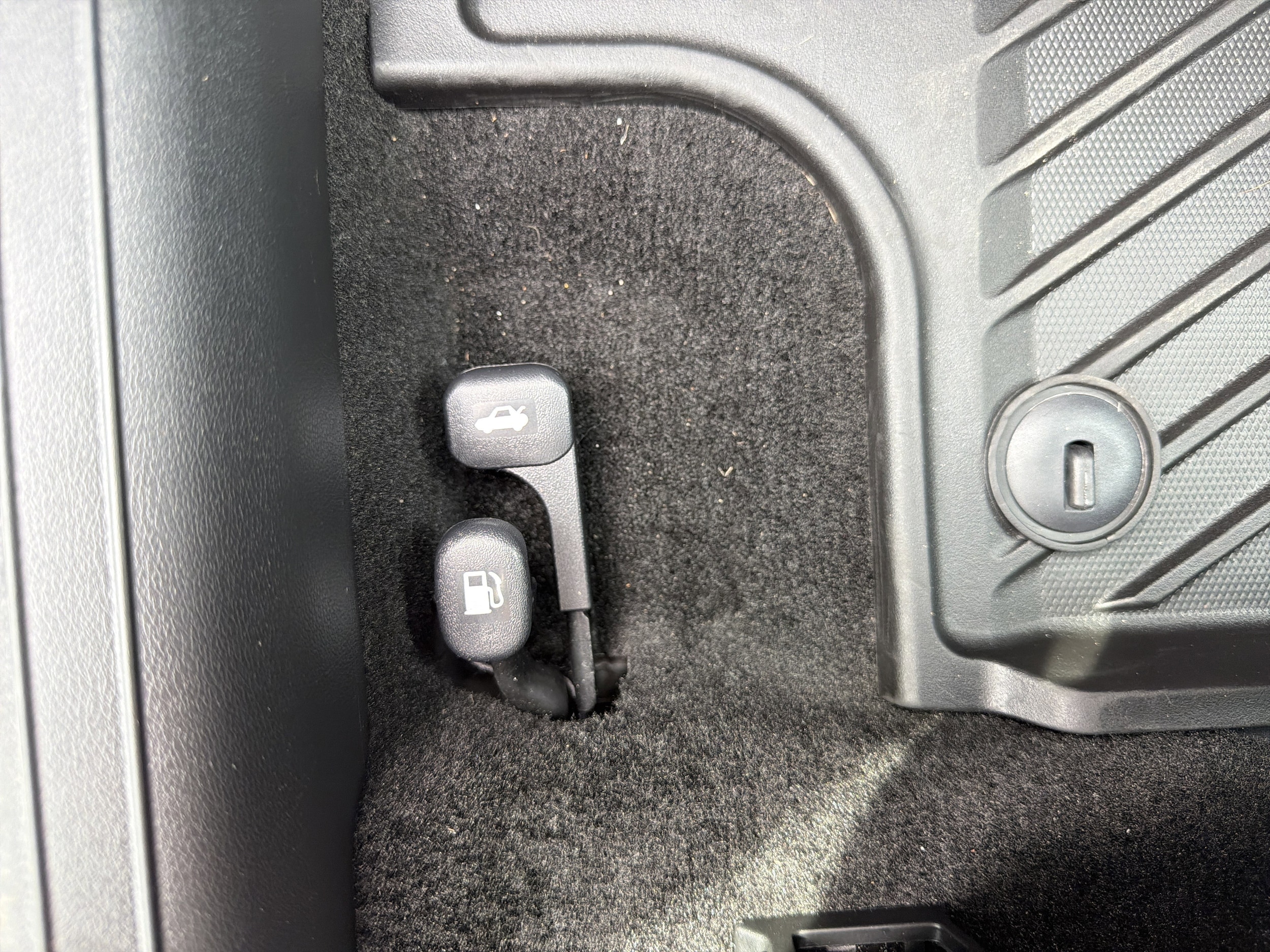 2025 Hyundai Elantra SEL - Photo 12