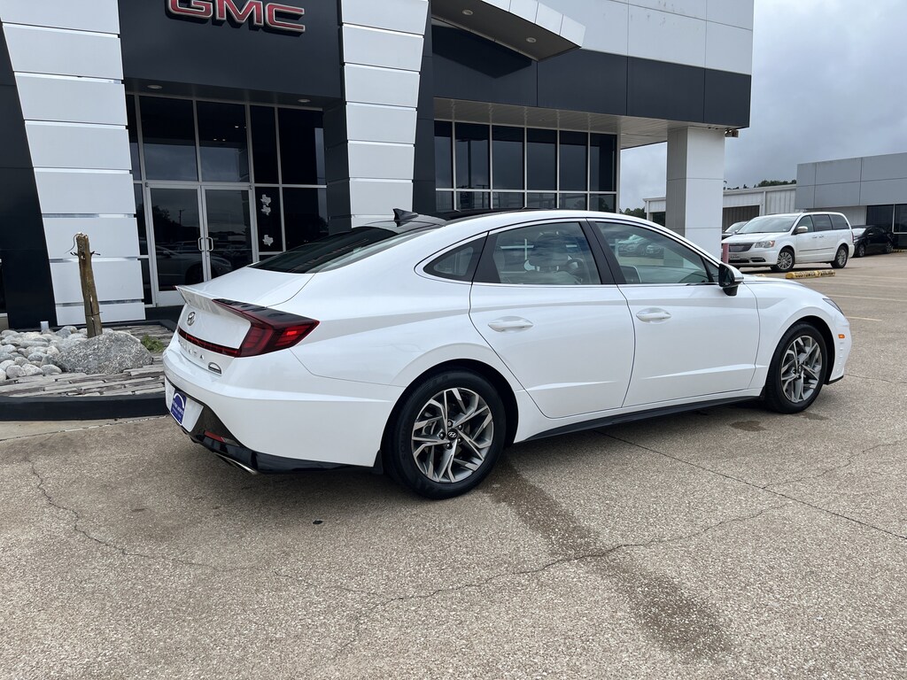 Used 2022 Hyundai Sonata SEL Sedan