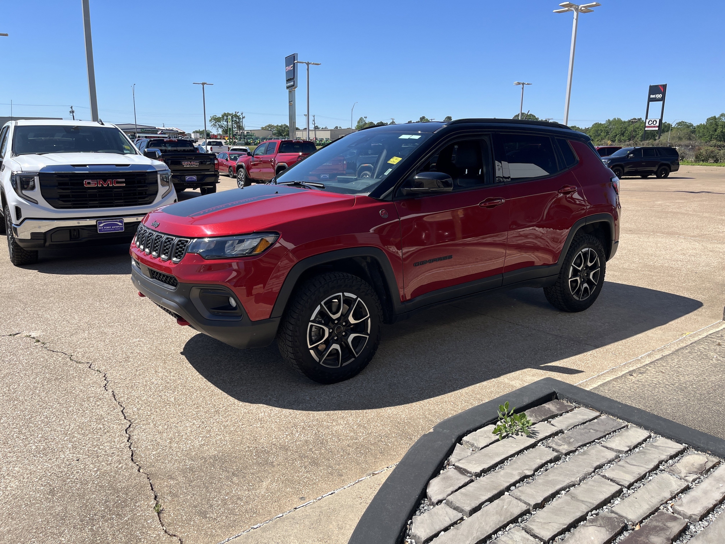 Used 2025 Jeep Compass Trailhawk