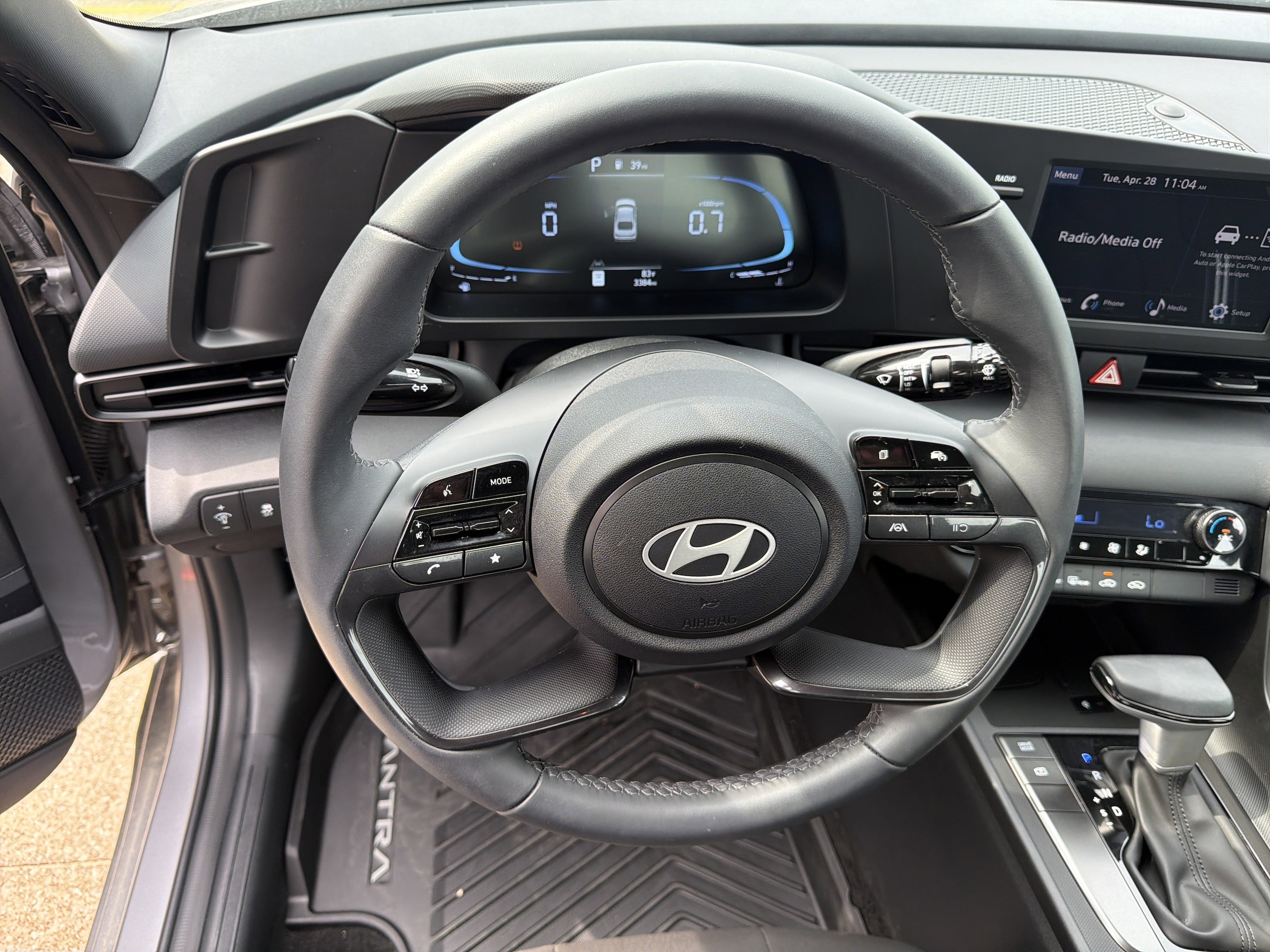 2025 Hyundai Elantra SEL - Photo 14