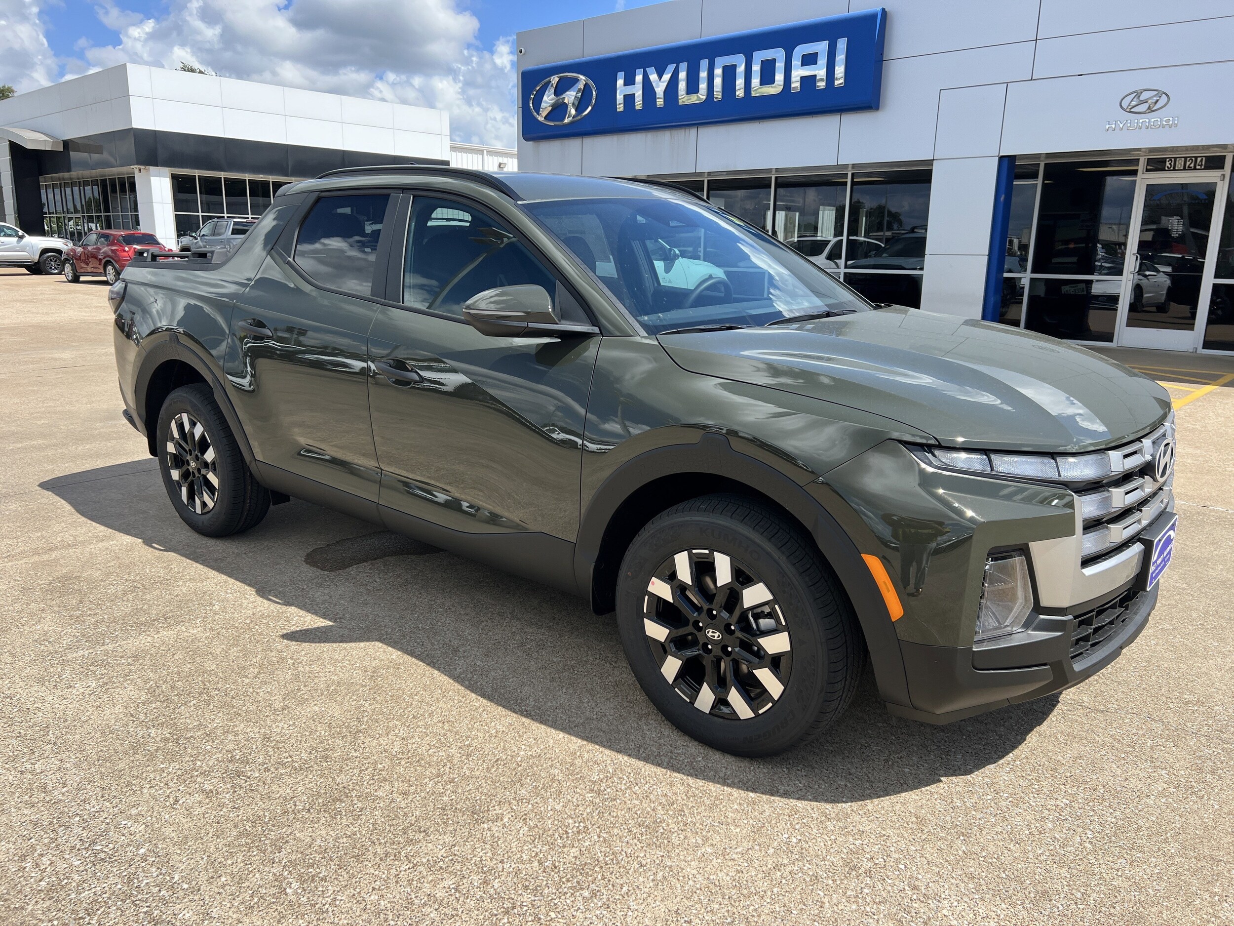 2026 Hyundai Santa Cruz SEL photo 2