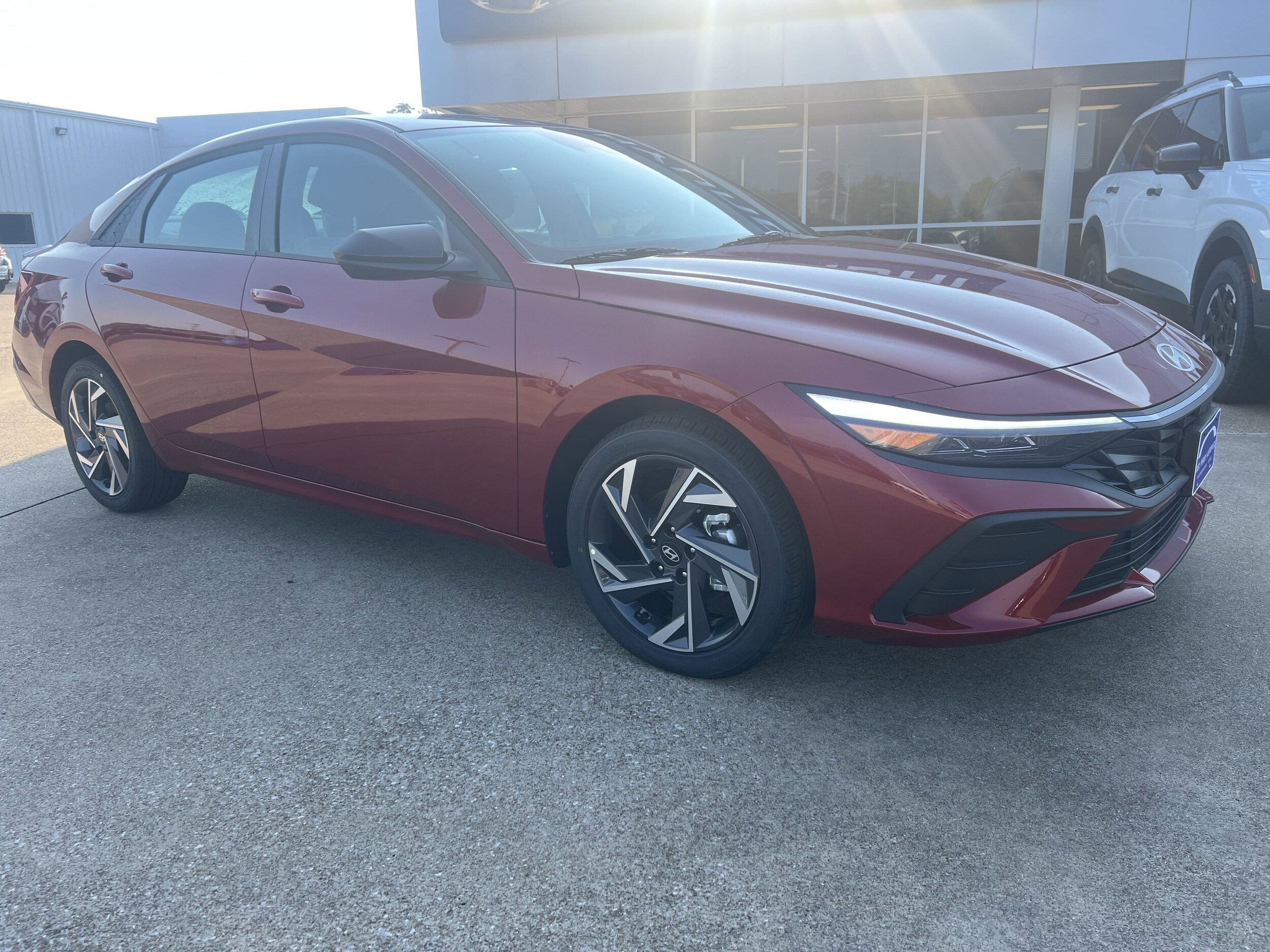 2025 Hyundai Elantra SEL Sport photo 2