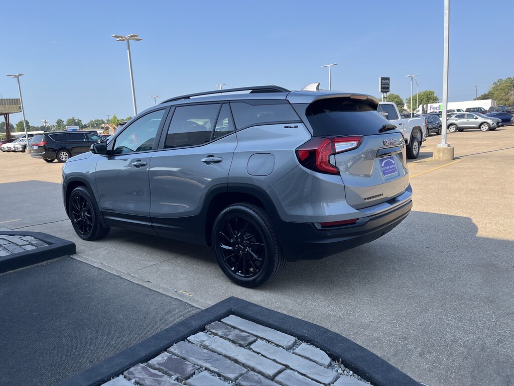 Used 2024 GMC Terrain SLE SUV