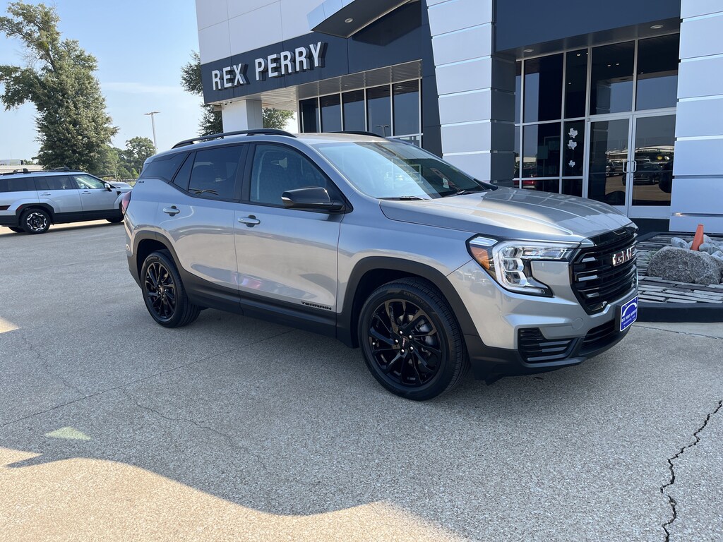 Used 2024 GMC Terrain SLE SUV