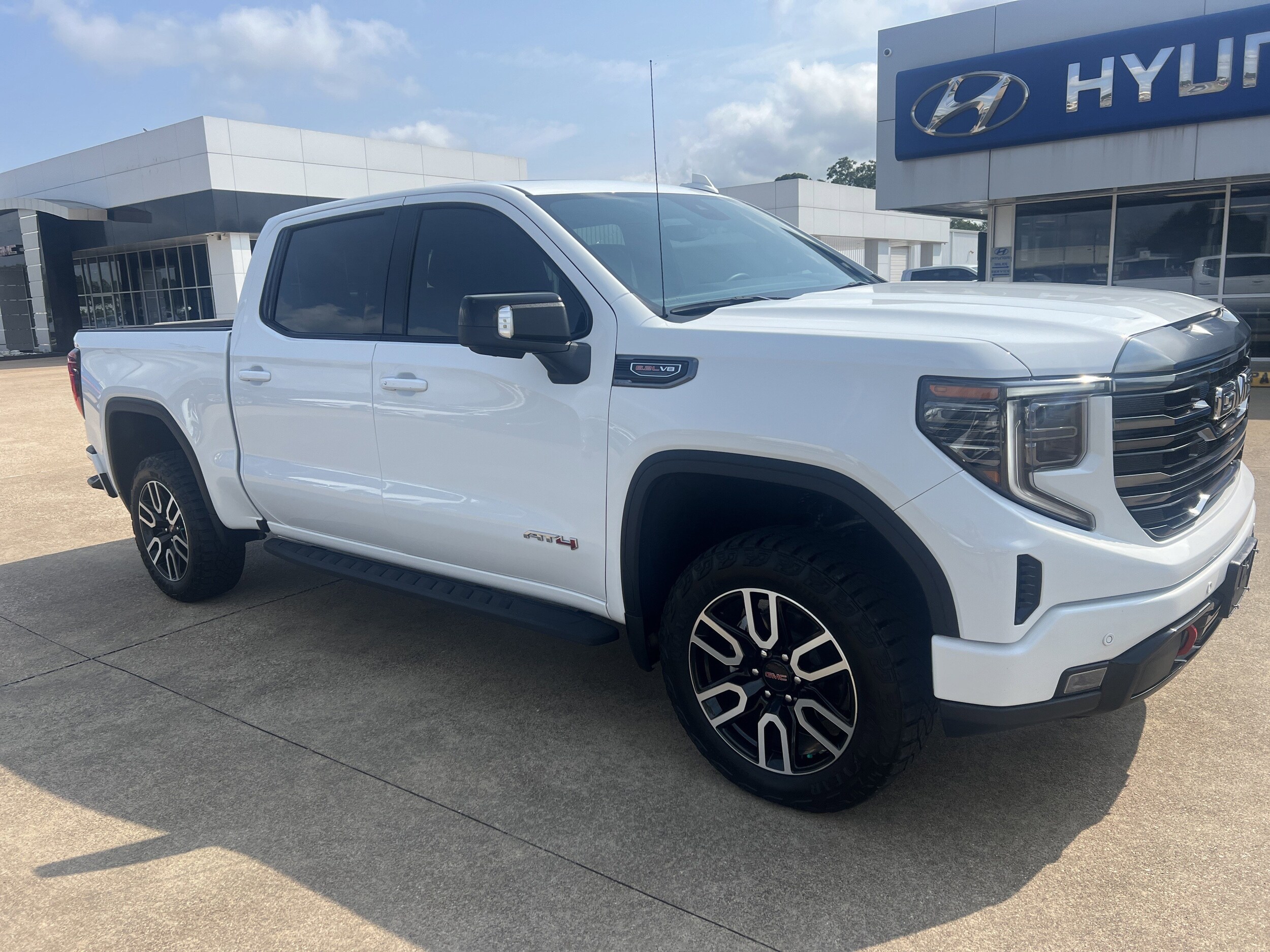 2024 Gmc Sierra 1500 AT4 photo 2