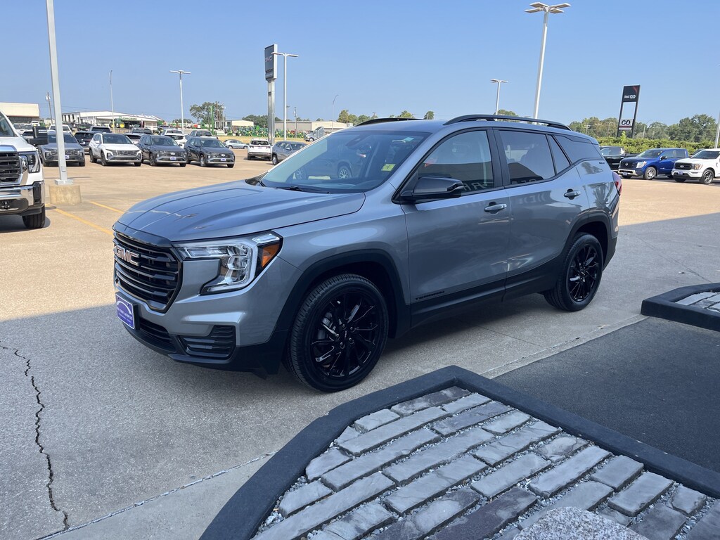 Used 2024 GMC Terrain SLE SUV