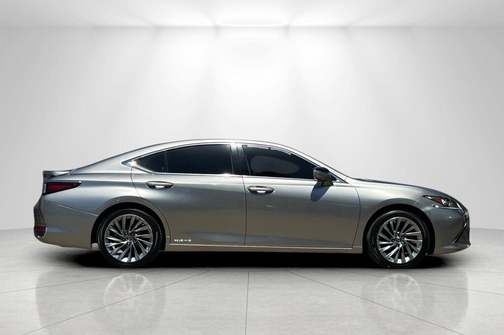 Used 2019 Lexus ES 300h Luxury Sedan