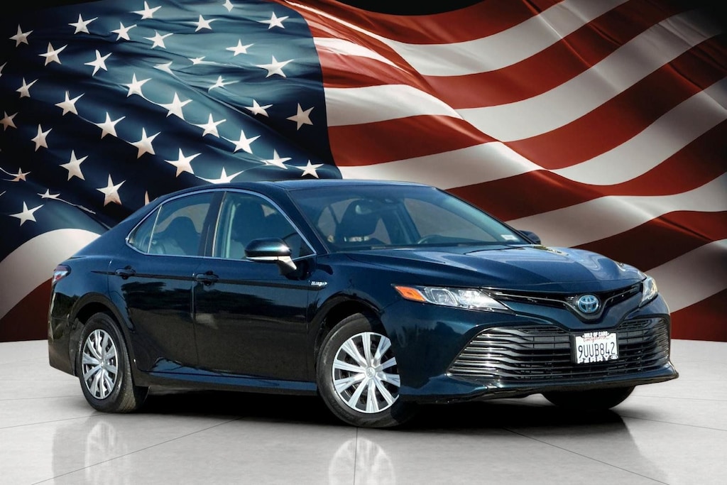 Used 2020 Toyota Camry Hybrid LE Sedan