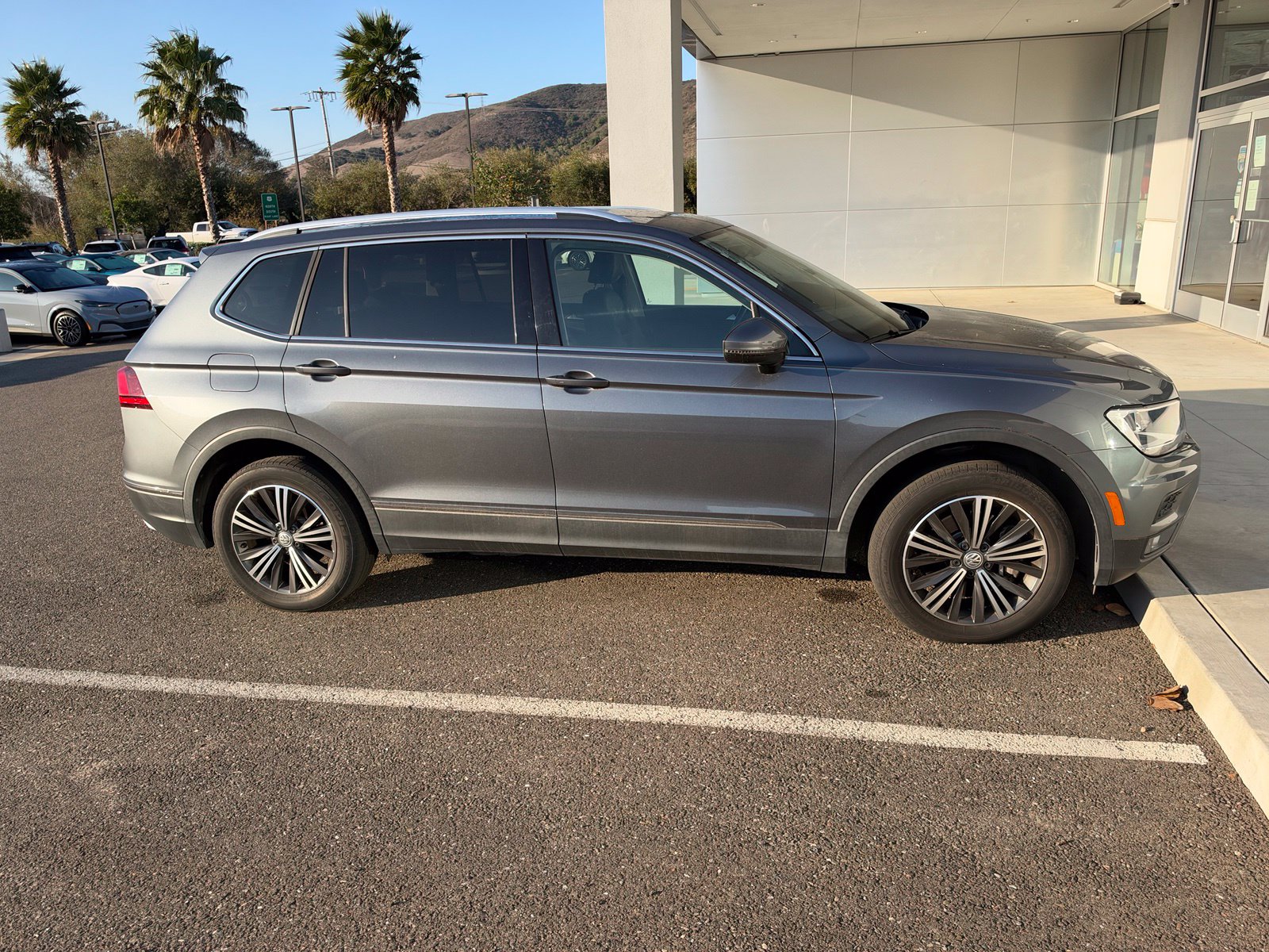 Used 2019 Volkswagen Tiguan 2.0T SEL SUV