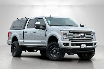 2019 Ford F-250SD Platinum Truck