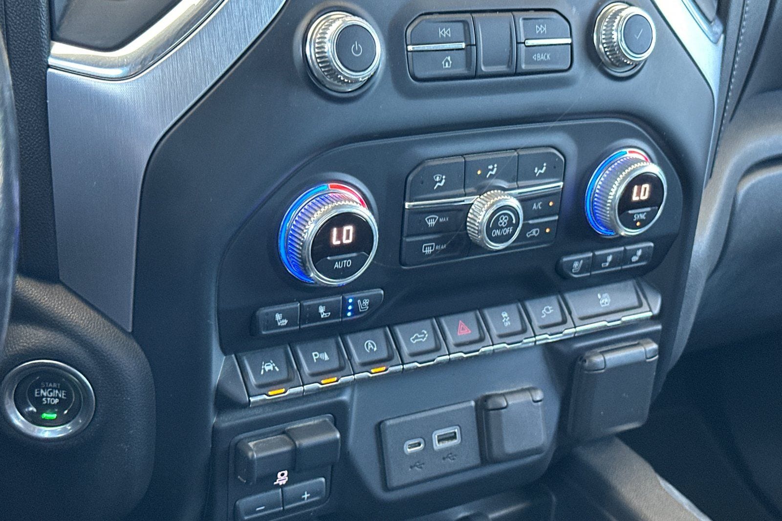 2020 GMC Sierra 1500 SLT - Photo 19