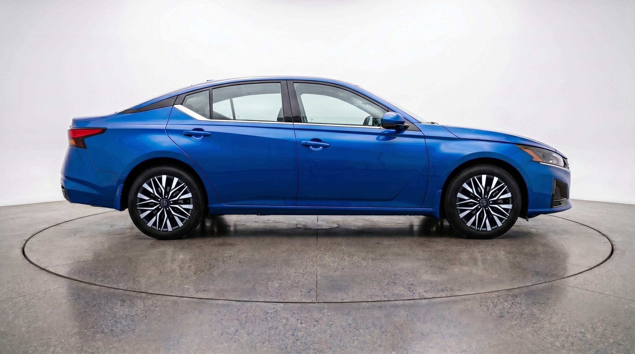 Thumbnail: 2025 Nissan Altima - 8