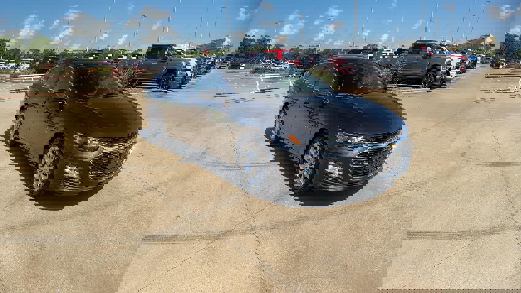 2023 Chevrolet Malibu 1LT photo 2