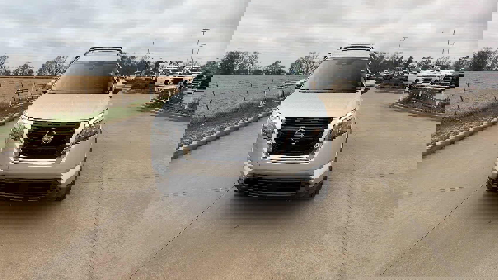 2024 Nissan Pathfinder SV photo 3