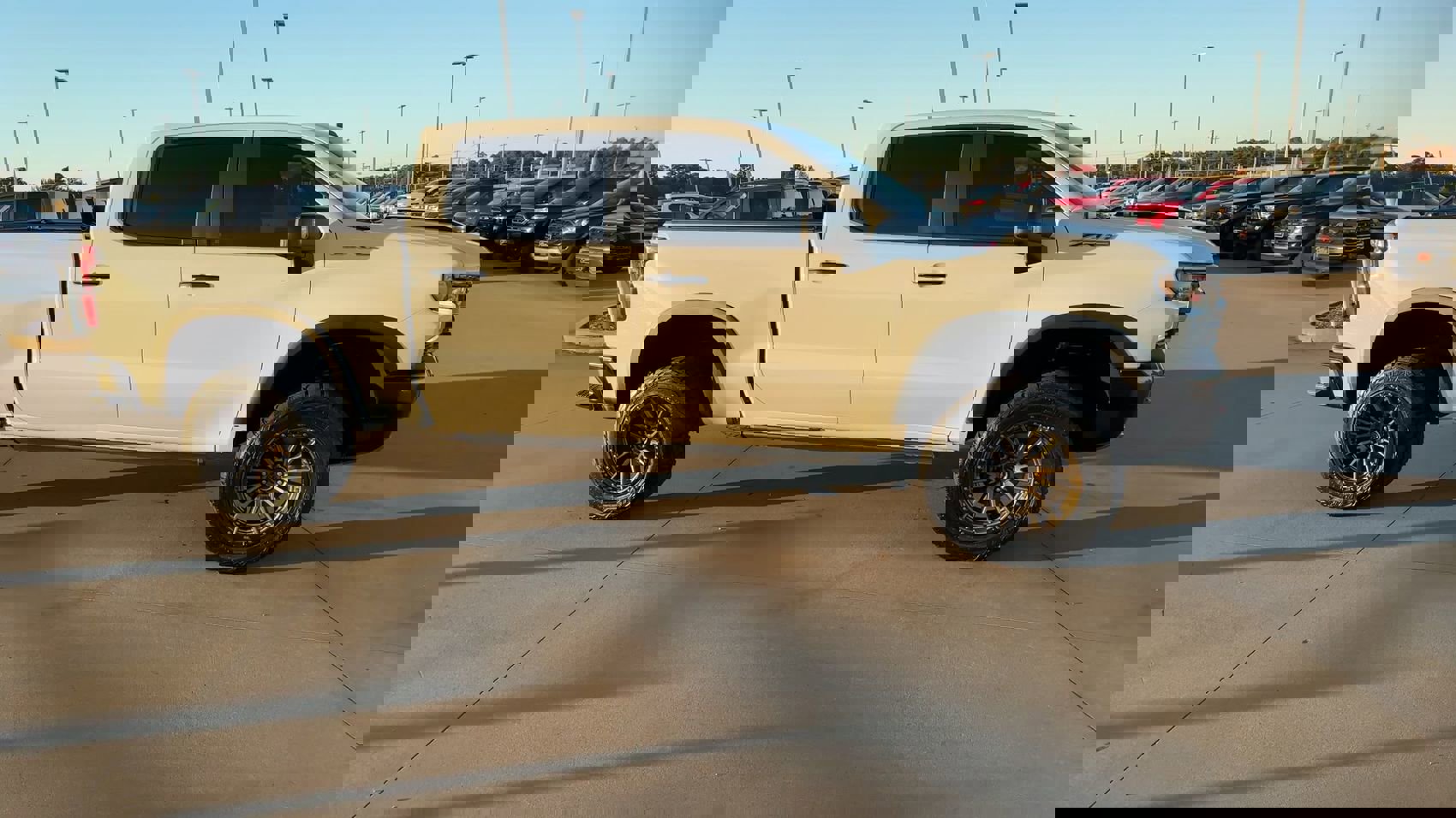 2023 Chevrolet Silverado 1500 ZR2 photo 2
