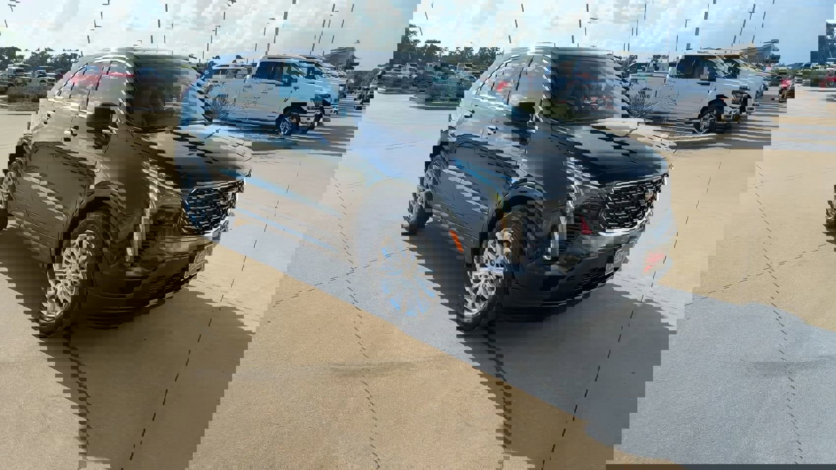 2022 Cadillac XT4 Luxury photo 3