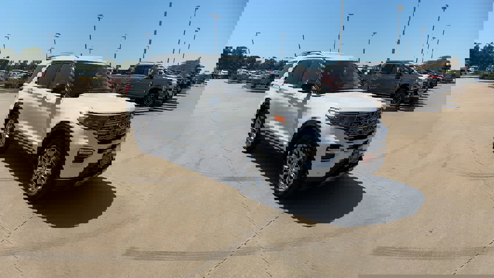 2024 Ford Explorer Limited photo 2
