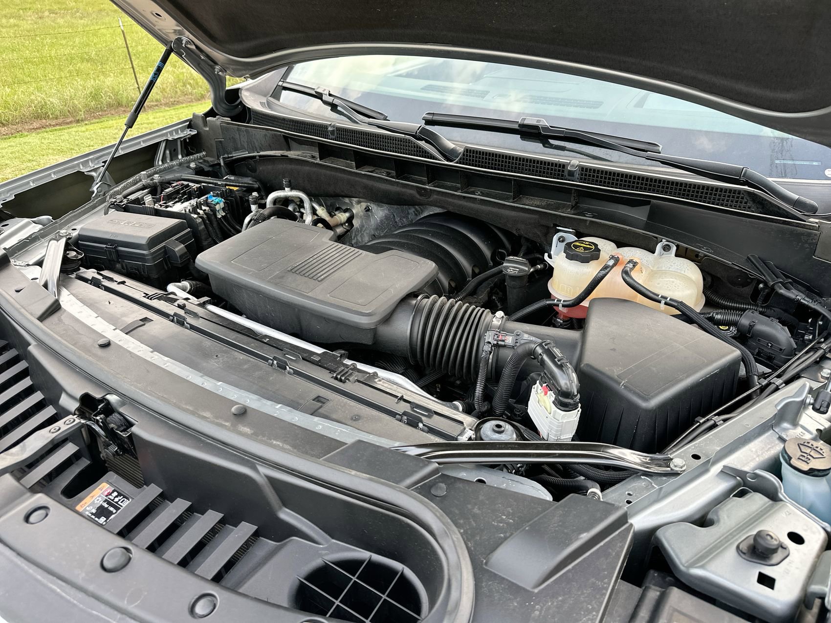 2025 GMC Yukon Denali - Photo 28