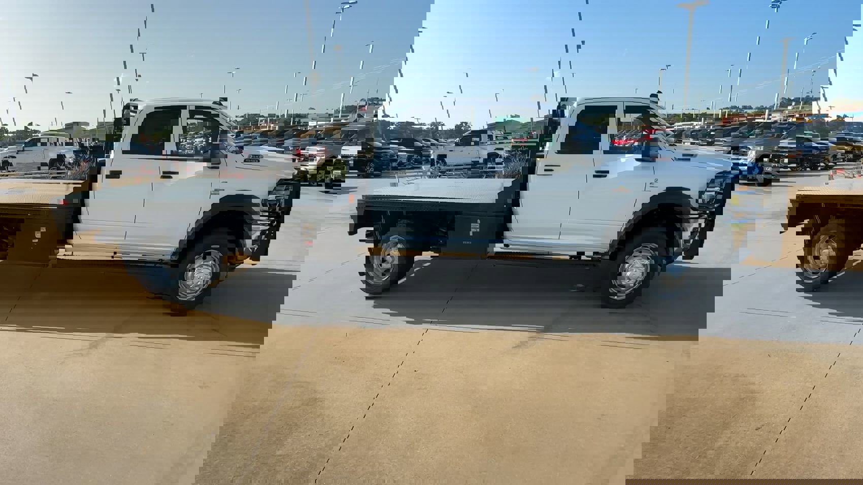 2025 Ram 5500 Tradesman photo 2