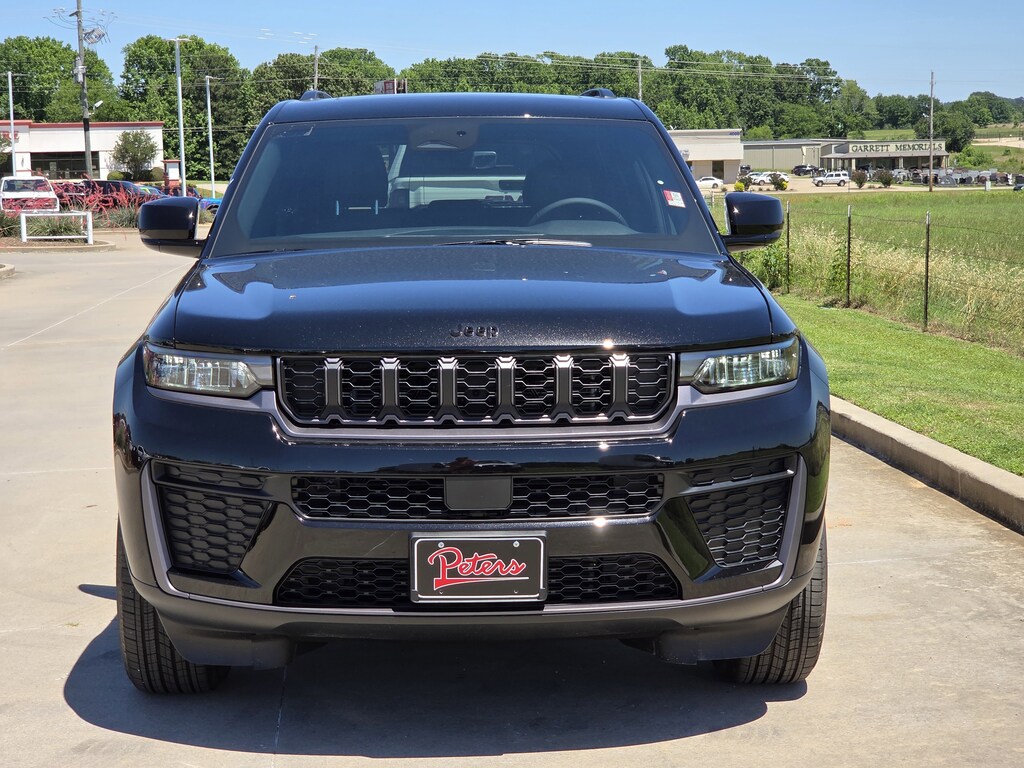 New 2026 Jeep Grand Cherokee Laredo Sport Utility