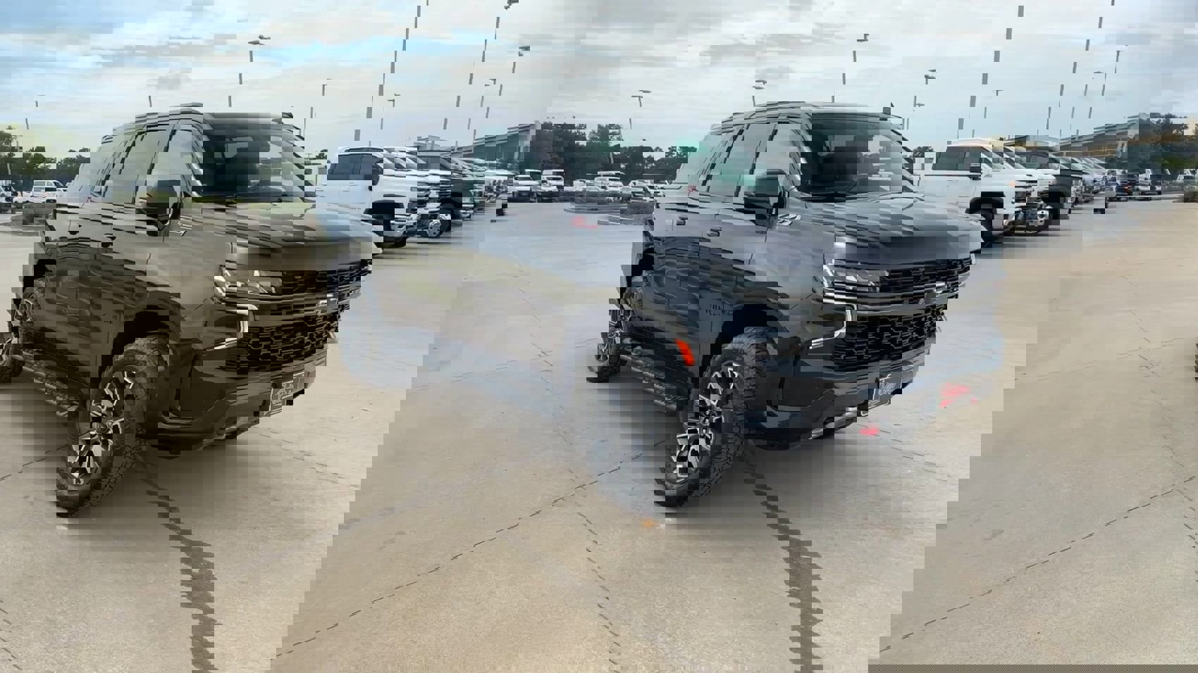 2021 Chevrolet Tahoe Z71 photo 2