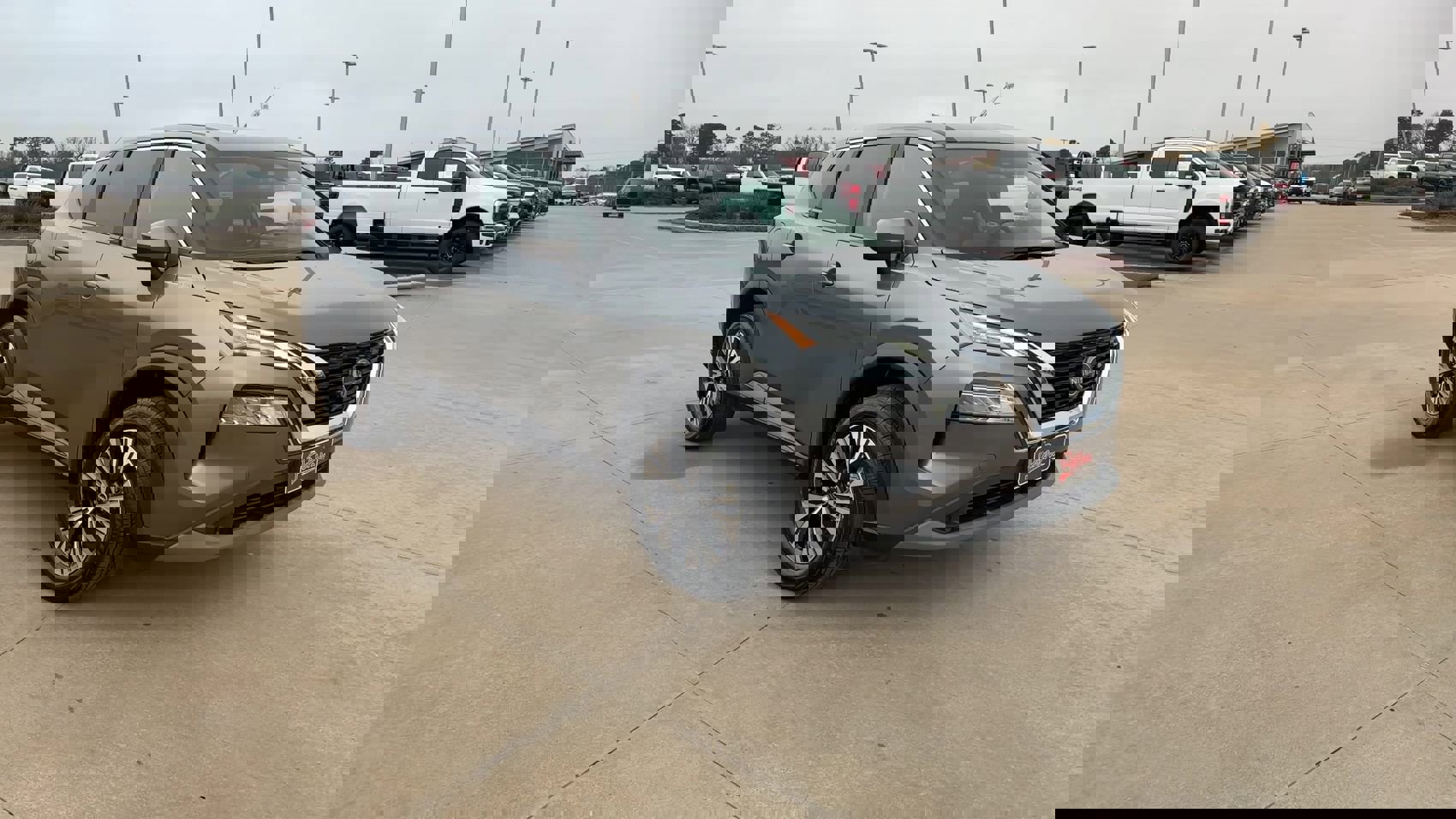2023 Nissan Rogue SV photo 2