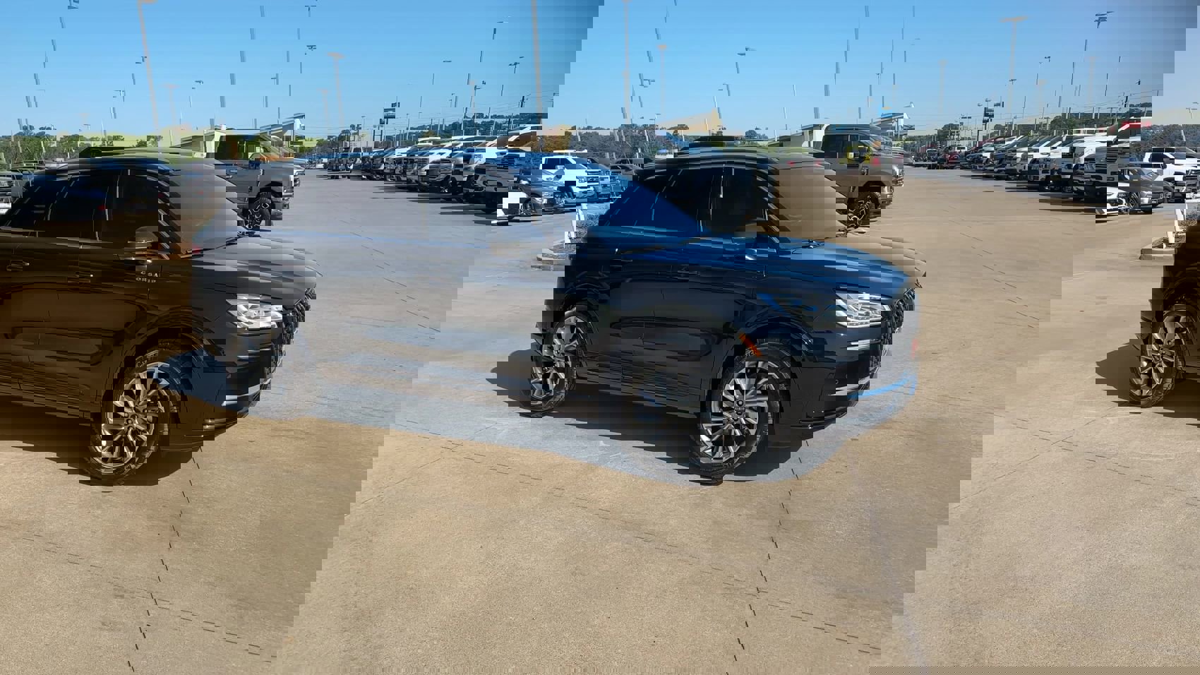2024 Lincoln Corsair Grand Touring photo 2