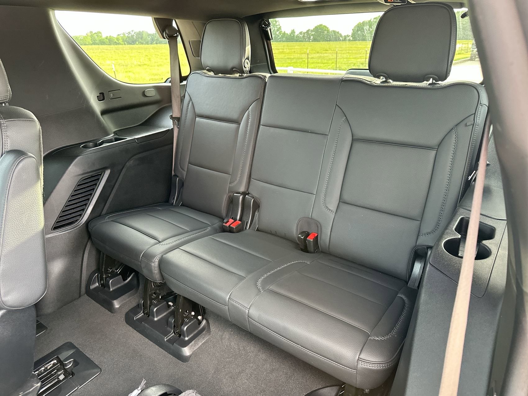 2025 GMC Yukon Denali - Photo 25